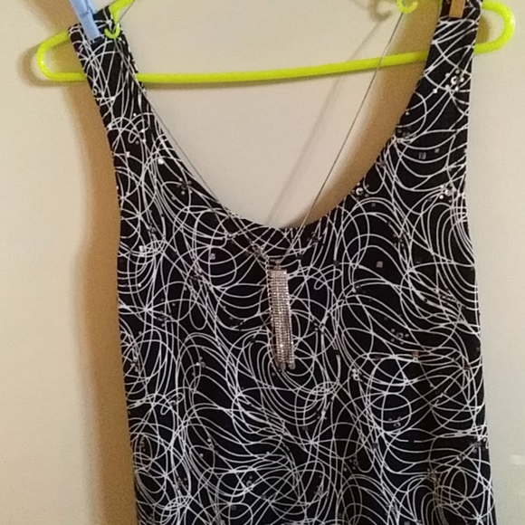 Top - Picture 2 of 8